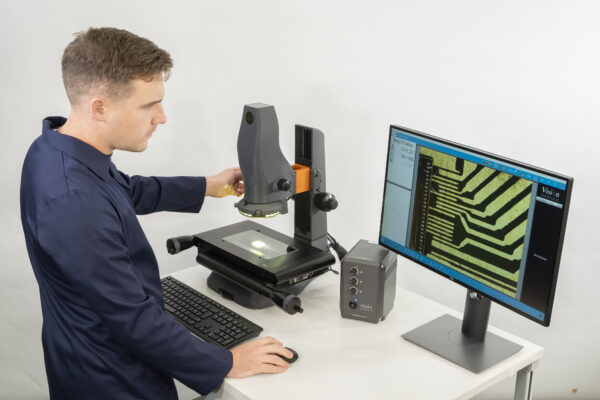 edge_person_electonics_3